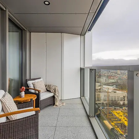 Eurovea Tower - Luke Danube 24 * Bratislava