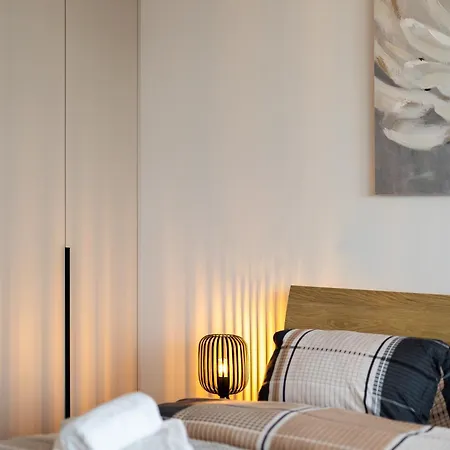 Eurovea Tower - Luke Danube 24 * Bratislava